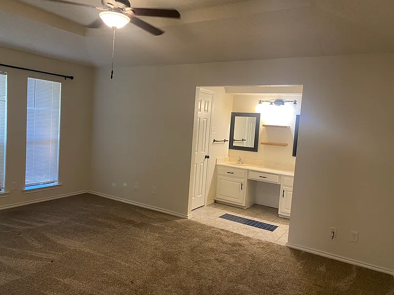 3440 Salmon St — Photo 4