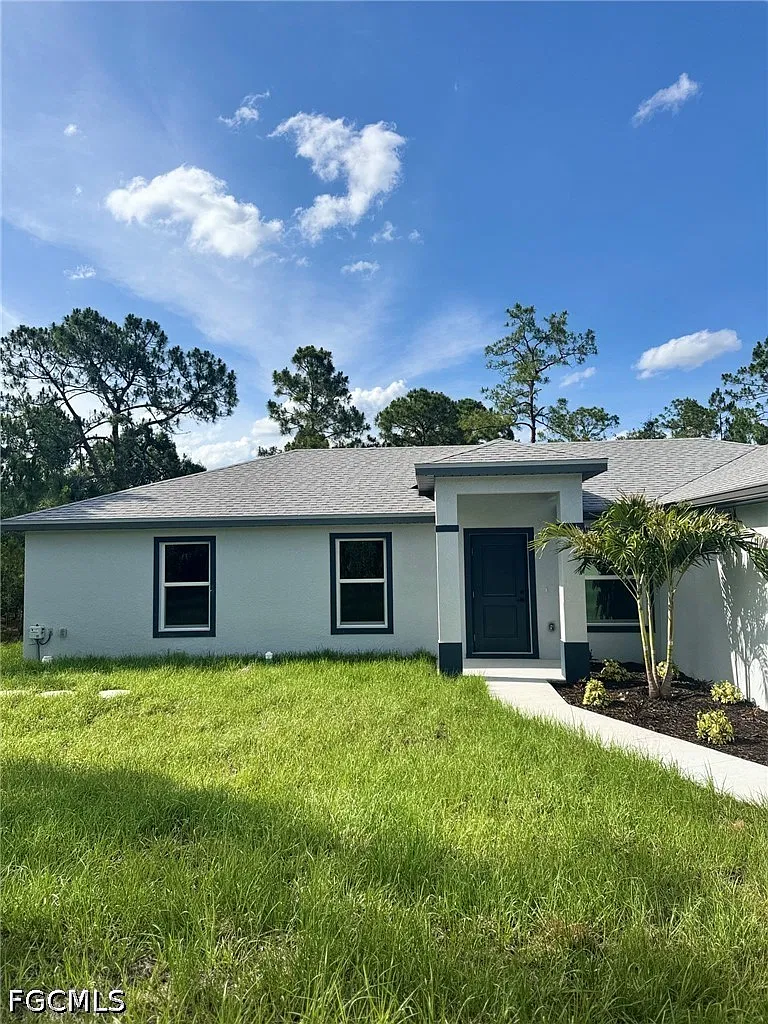 4 bed, 2.0 bath, 1571 sqft, $1,875 — Photo 1