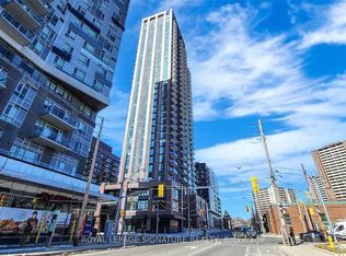 130 River St #201, Toronto, ON M5A 0R8