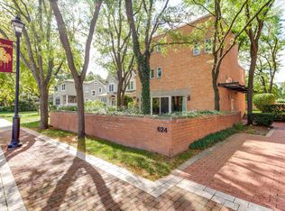 624 Vernon Ave #624, Glencoe, IL 60022