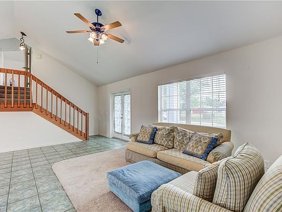 2nd image of 504 Chaucer Ave