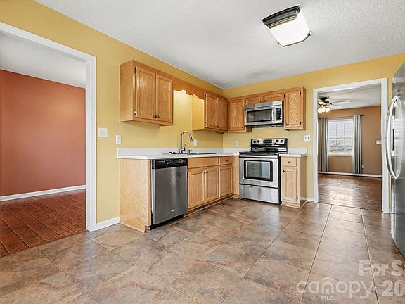 4th image of 1976 McIlwain Rd