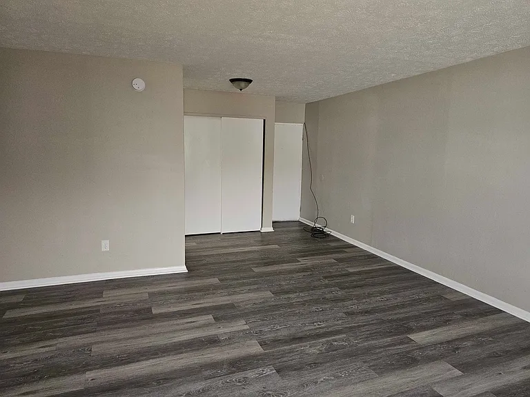 Avery Apartments — Photo 26