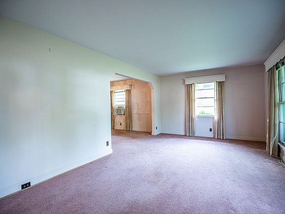 4th image of 2705 Meadow Rose Dr