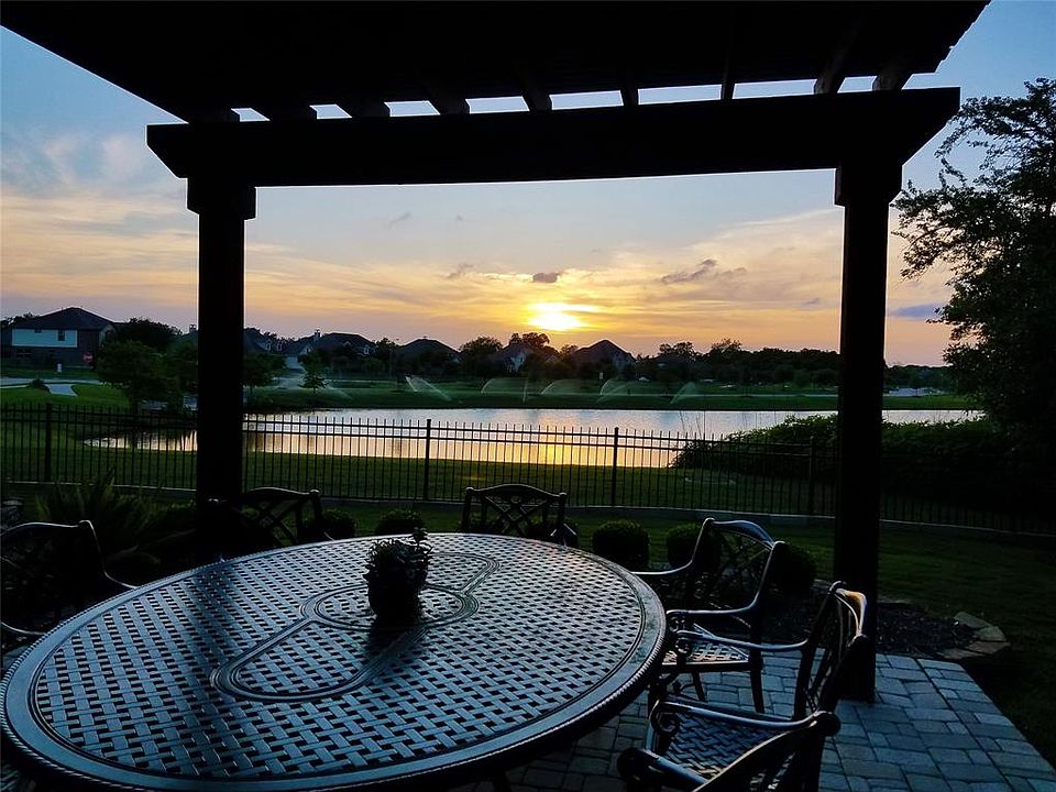 1st image of 5018 Lodge Lake Dr
