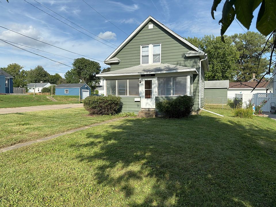 1st image of 2233 24th St