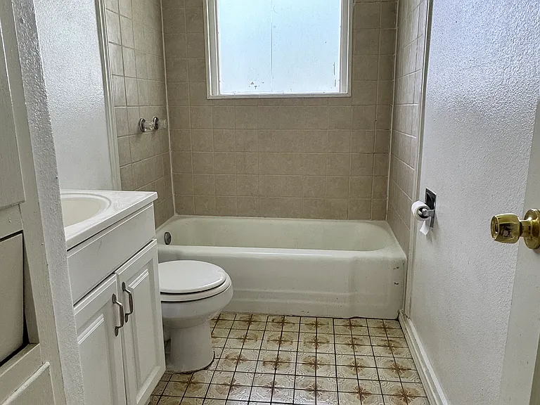 122 Chesley Dr — Photo 8