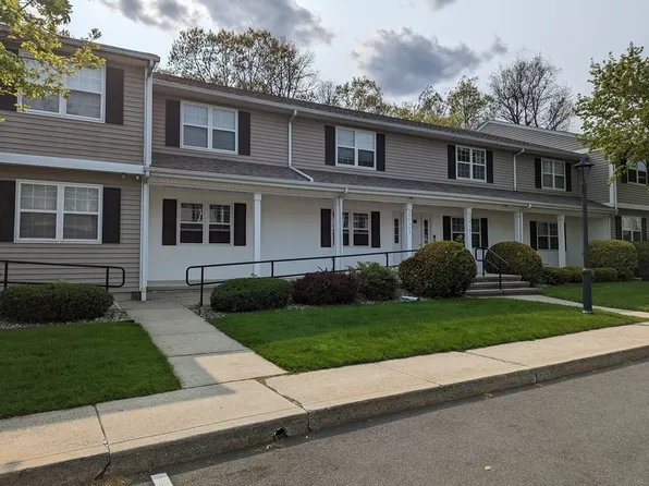665 Center St Unit 305, Ludlow, MA 01056