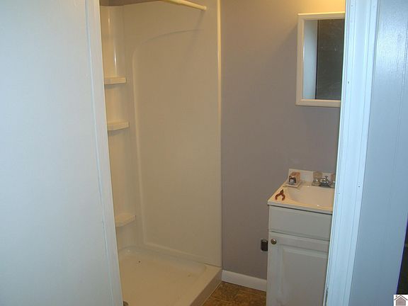 4th image of 220 West Ave