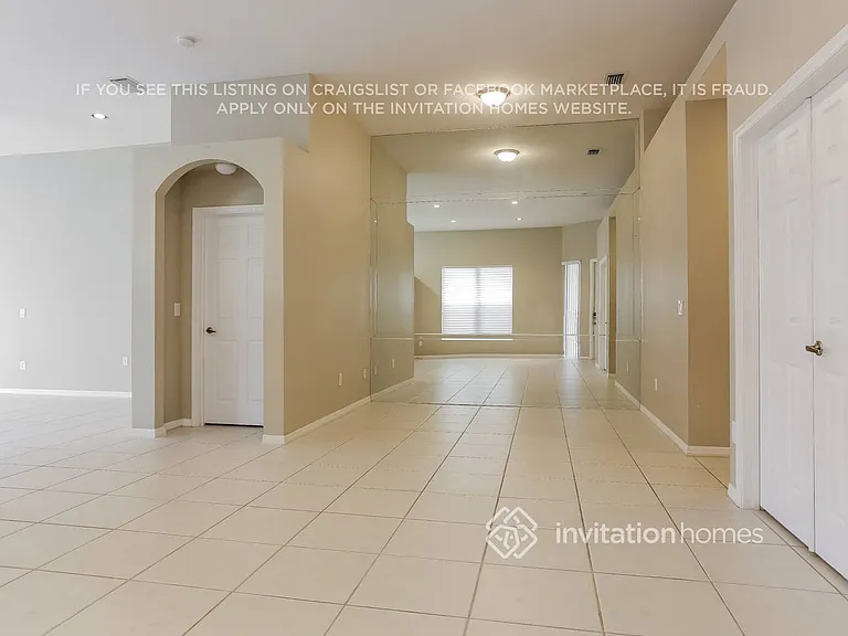 7586 NW 60th Ln — Photo 3