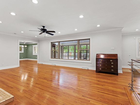 2nd image of 3034 Breckenwood Dr