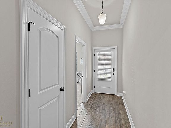 5th image of 280 Pilatus Dr