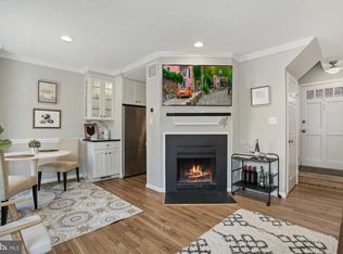 105 King Henry Ct, Alexandria, VA 22314