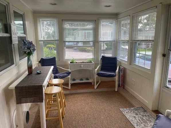 4 Indian Trl, Plymouth, MA 02360