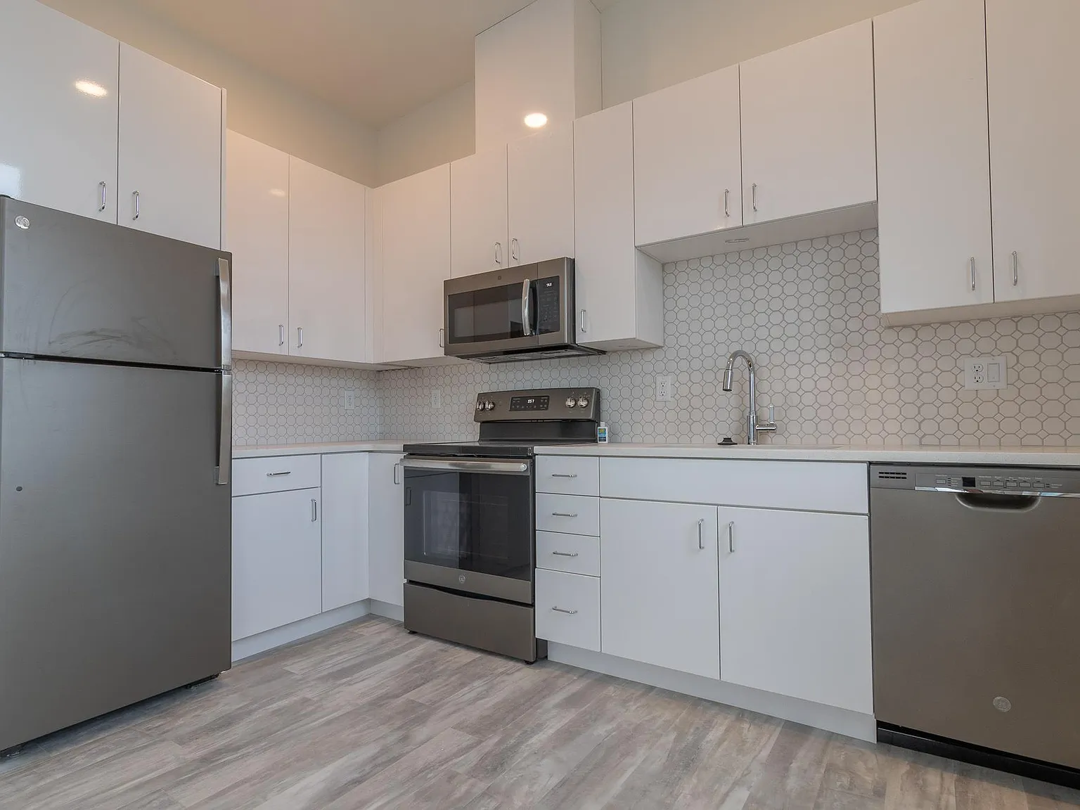 1 bed, 586 sqft, $1,350 — Photo 1