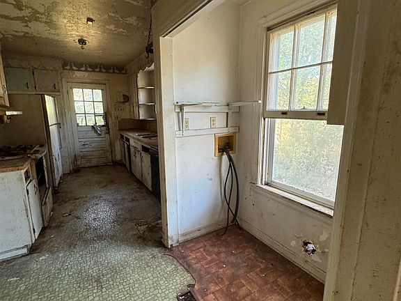 32nd image of 3619 Ridge Rd
