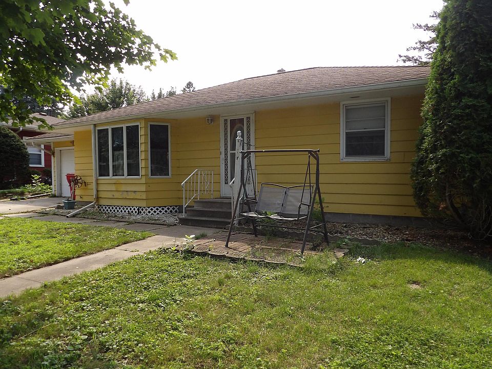 1st image of 305 16th St NW