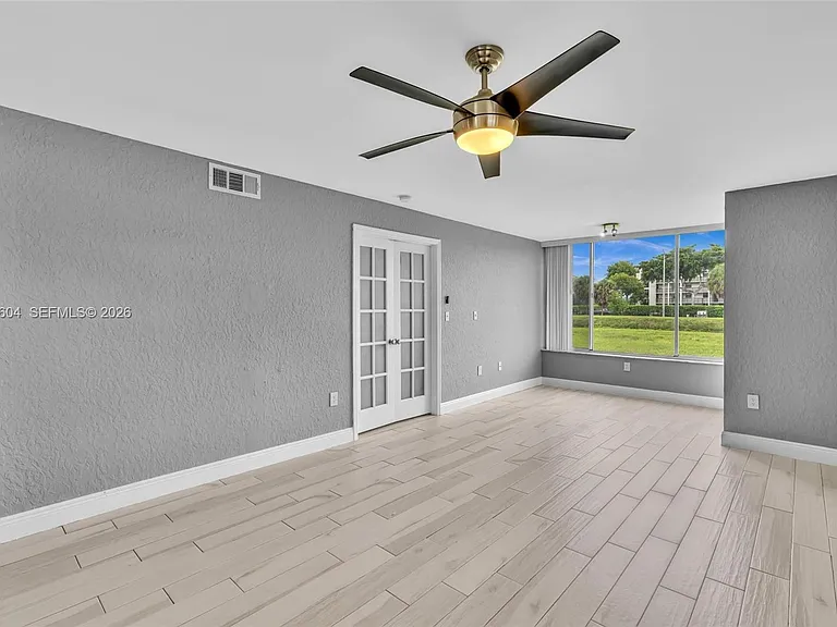 2851 N Oakland Forest Dr #111 — Photo 11