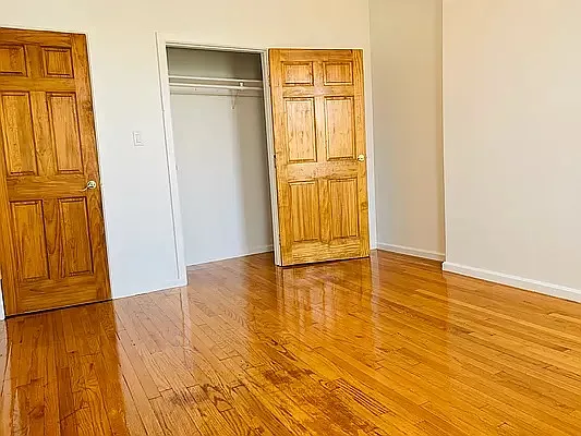 Rented by EXR | media 10