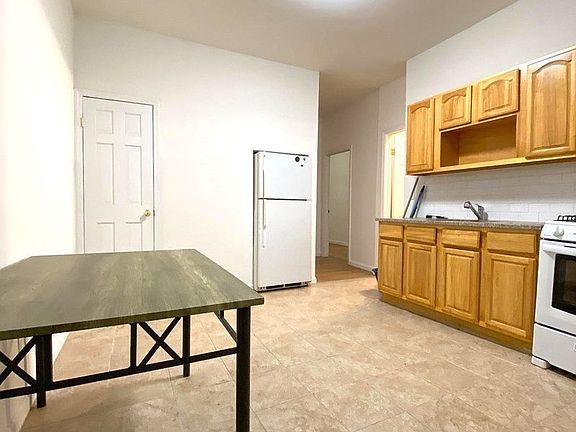 2nd image of 25-78 Steinway St #2B