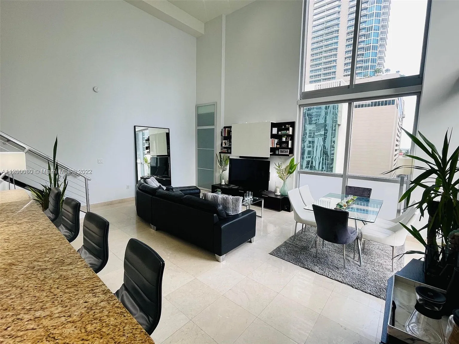 1 bed, 1000 sqft, $3,300 — Photo 3