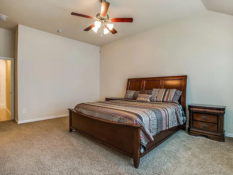 7772 Ivanhoe Dr — Photo 17