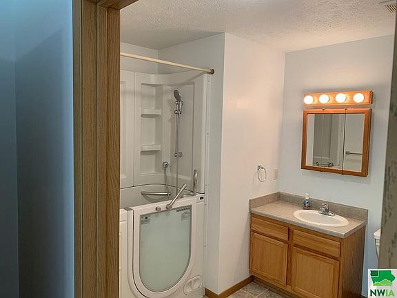 5th image of 1150 Meadow View Ct Unit 3