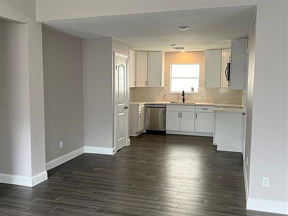 4th image of 15646 Briargate Ct