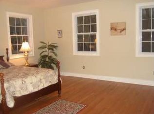 10 Mile Hill Rd S, Newtown, CT 06470