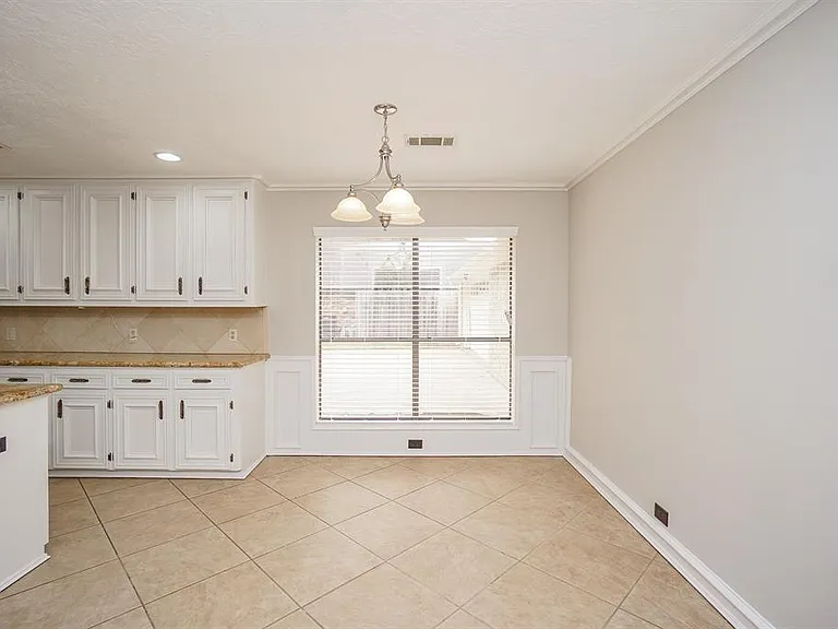 2918 E Elm Cir — Photo 4