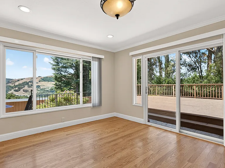 25 Bates Blvd — Photo 15