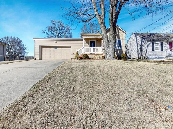 9324 W 49th Ter, Merriam, KS 66203
