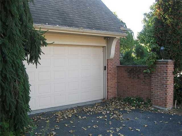 2nd image of 4602 Waterford Ct