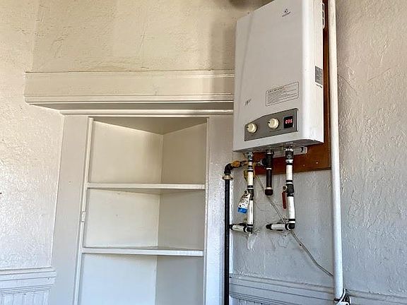 5th image of 44 W Acacia St APT 4