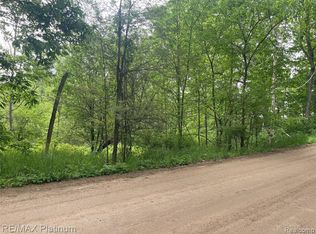 14205 Cole Rd, Linden, MI 48451