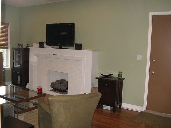 Gas fireplace