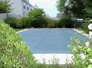 67 Vones Ln, Raritan, NJ 08869