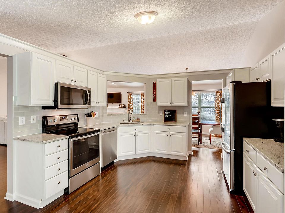1st image of 2606 Abbey Knoll Dr
