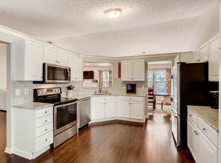 2606 Abbey Knoll Dr, Lewis Center, OH 43035