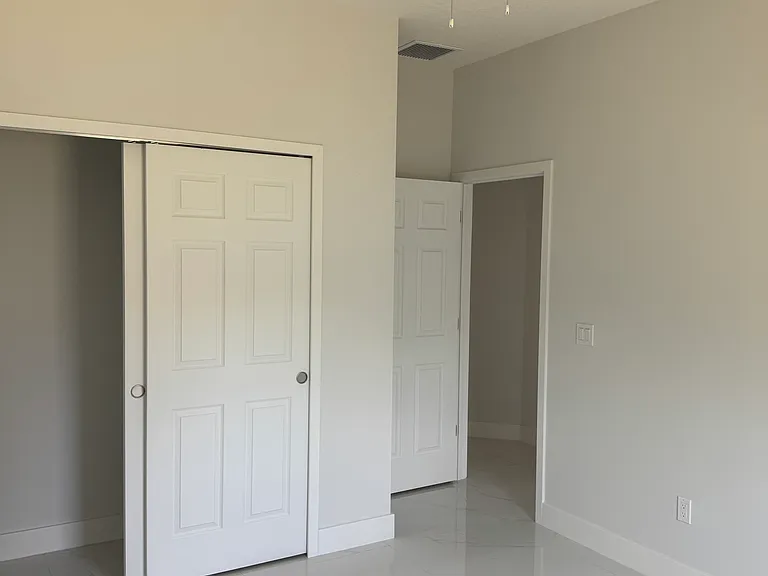 1105 Jupiter Blvd NW — Photo 3