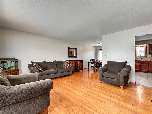4th image of 4744 Brook Ln