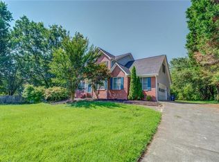 2294 Stratford Ln, Snellville, GA 30078