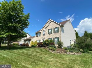 33 Somerset Ln, Newark, DE 19711