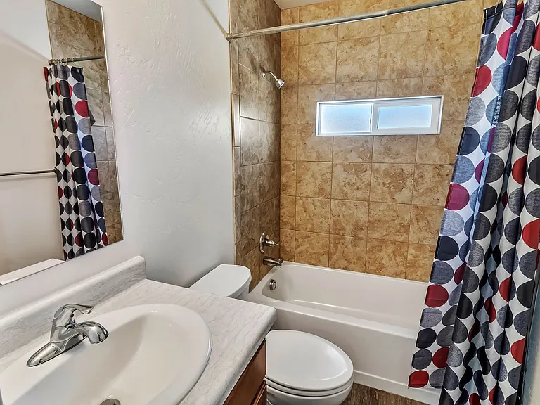 109 Anna Ct — Photo 11
