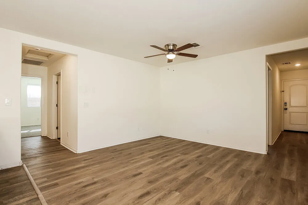3 bed, 2.0 bath, 1174 sqft, $1,720 — Photo 4