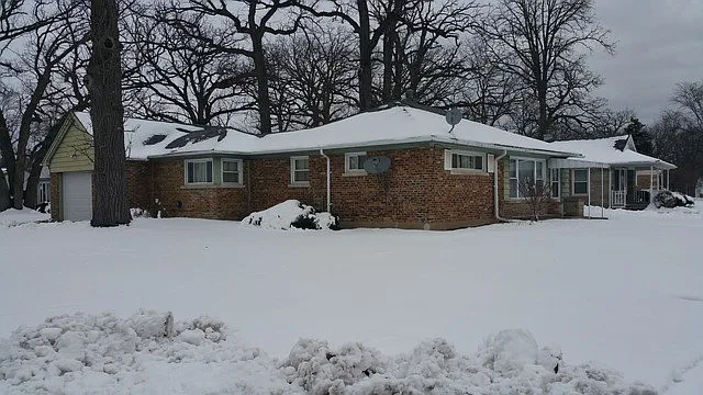 303 Oswego St photo 1