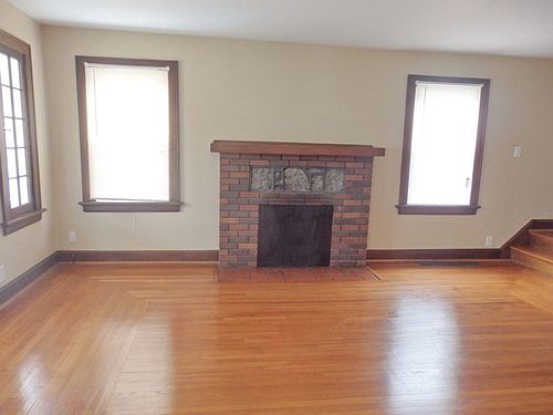 4th image of 3711 Lonsdale St