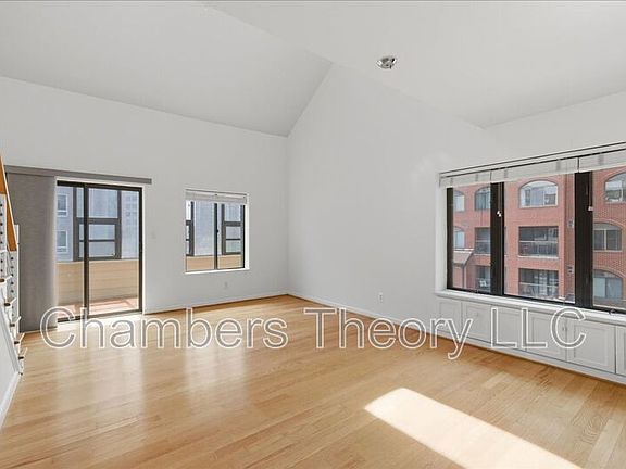 3rd image of 1020 N Stafford St APT 411