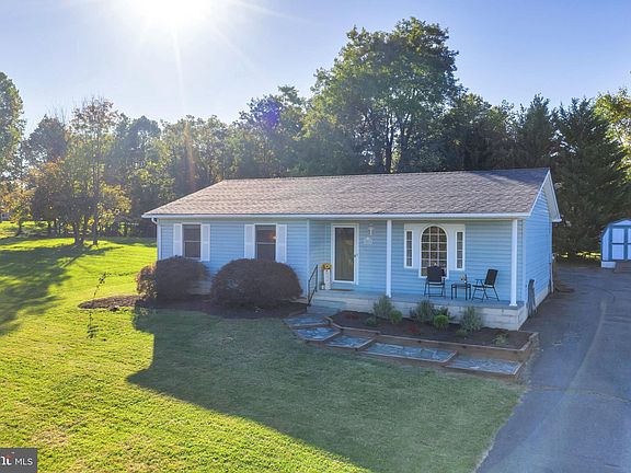 2nd image of 201 Lakeridge Dr