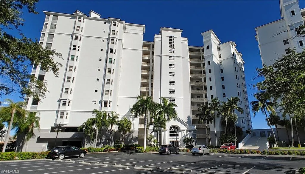3 bed, 3.0 bath, 1760 sqft, $14,000 — Photo 3